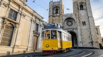 Lisbon City Tour & Shopping 