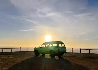 Natura Jeep Sunset